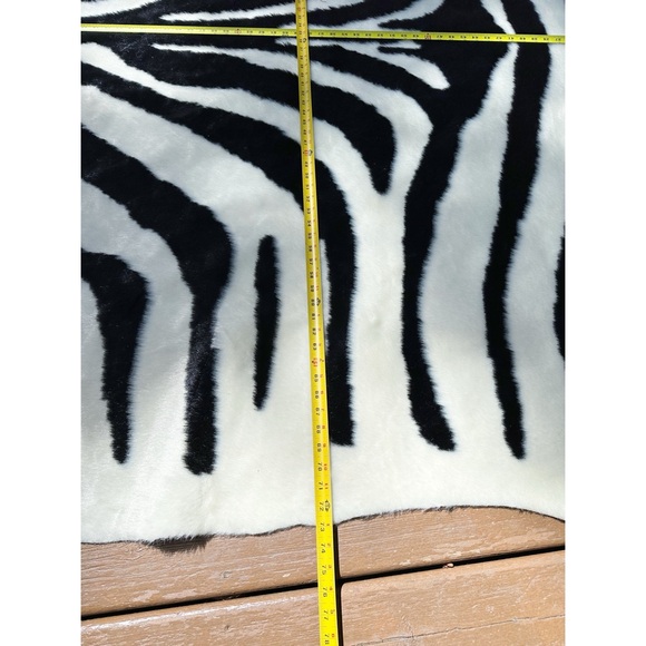 Silhouette Home ~ Extra Large Zebra Shaped Rug * read description * - Picture 11 of 12